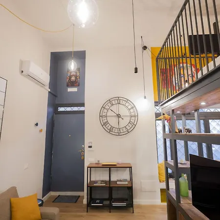 Design And Colorful Loft Near Pamphili