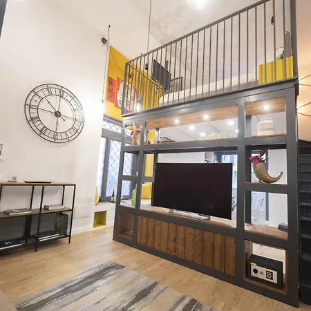 Apartment Design And Colorful Loft Near Pamphili *
